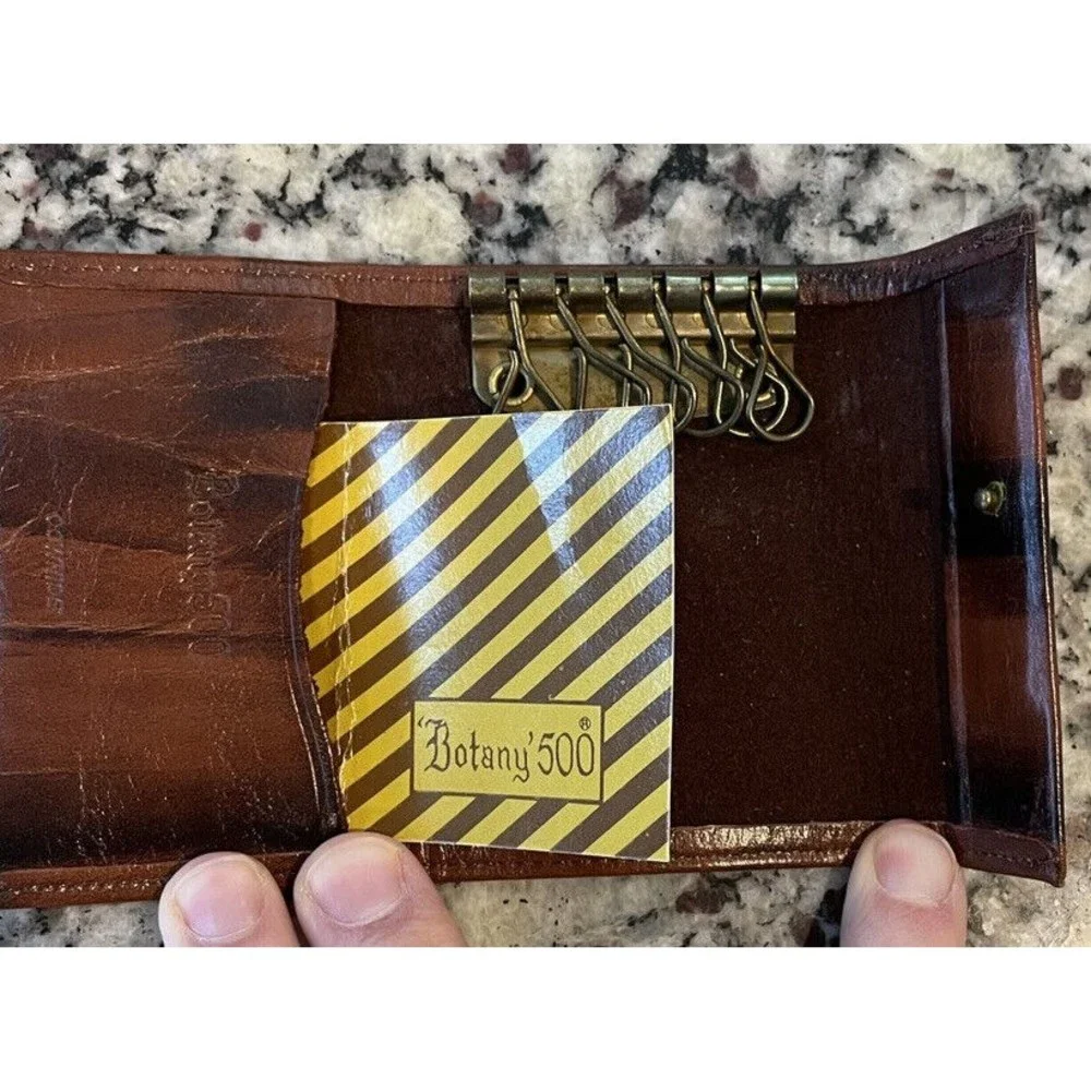 Vintage leather cowhide key wallet Botany 500 Holds 6 Keys Brown Excellent
